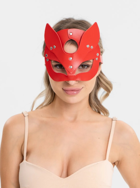 Эротическая кожаная маска "Кошка" красная для БДСМ игр Эротическая кожаная маска "Кошка" красная для БДСМ игр